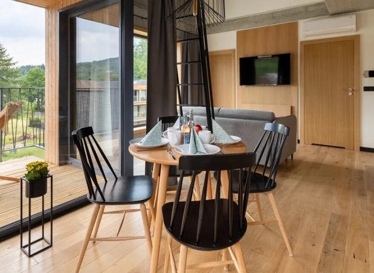 Apartamenty posiadają balkony lub tarasy z widokiem na lasy Beskidu Śląskiego