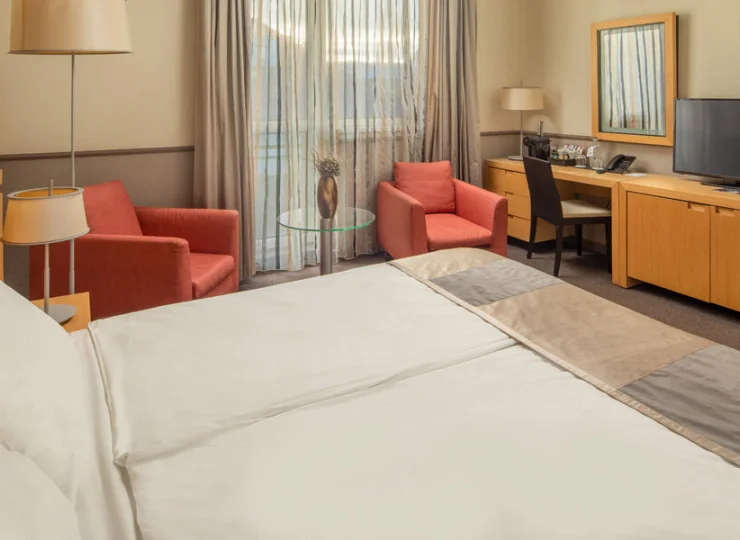 Hotel posiada 38 komfortowych pokoi deluxe