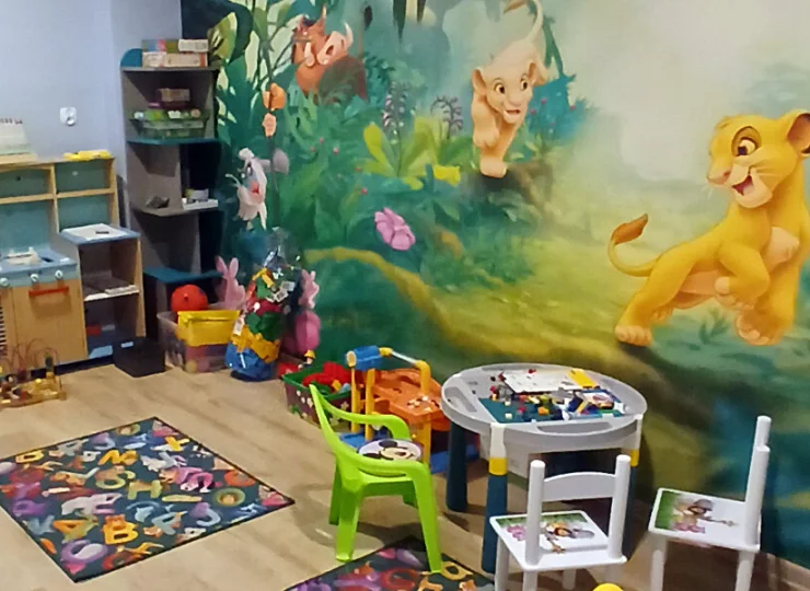 W obiekcie przygotowano salę zabaw dla dzieci