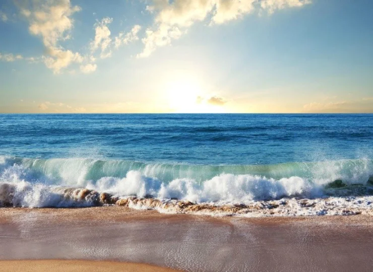 Plaże w Dąbkach i Bobolinie są szerokie, piaszczyste i czyste