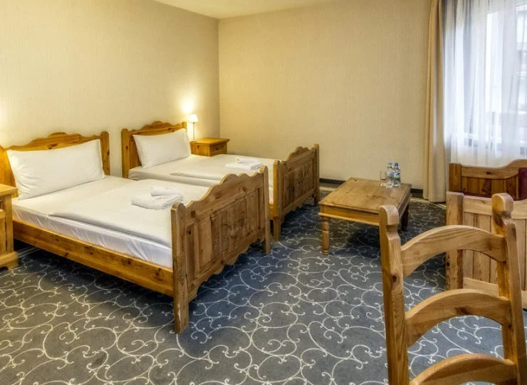 Hotel posiada także pokoje w budynku B, do którego trzeba przejść 10 metrów