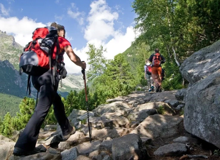 Jest to idealne miejsce dla osób, które chcą zdobywać górskie szlaki