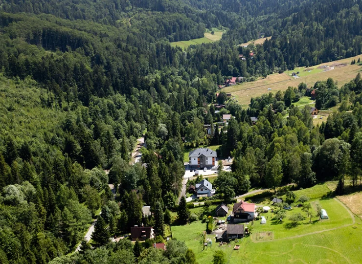 Nowoczesne apartamenty mieszczą się w zacisznej części Ustronia, blisko Wisły