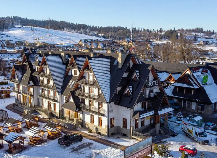 Hotel Liptakówka mieści się nieopodal ośrodka narciarskiego na Kotelnicy