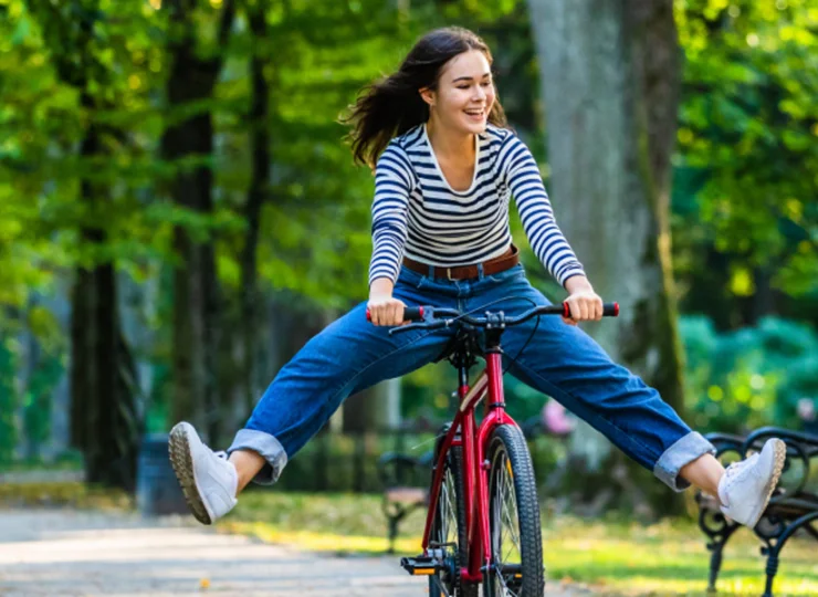 Jest tu wypożyczalnia rowerów elektrycznych, tradycyjnych oraz hulajnóg