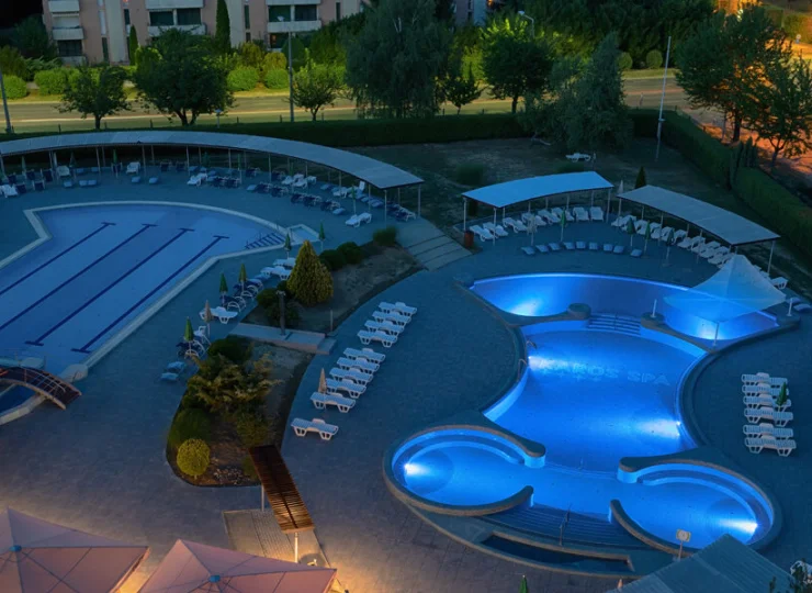 Hotel na Węgrzech z basenami dla dzieci i dorosłych
