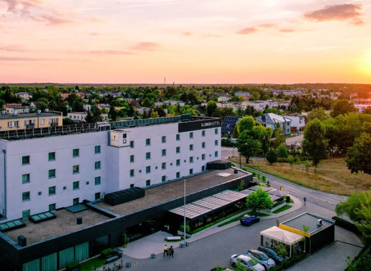 Ilonn Hotel**** jest położony na obrzeżach Poznania