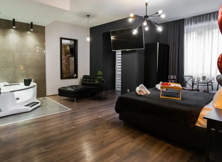 Apartament deluxe z jacuzzi jest przeznaczony na luksusowy pobyt 2 osób