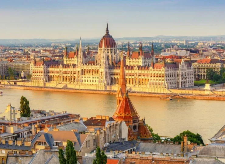 Corvin Hotel Budapest Corvin Wing**** położony jest w centrum Budapesztu
