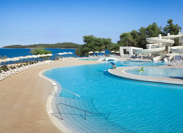 Resort Villas Rubin*** położony jest bezpośrednio przy plaży