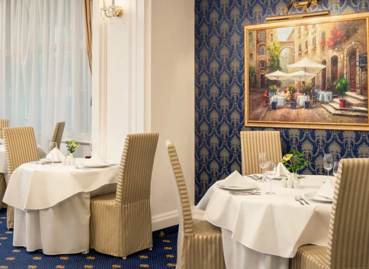 Restauracja Paris serwuje dania z karty
