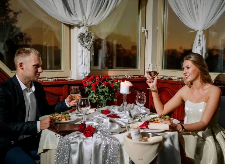 Ofertę urozmaica romantyczna kolacja w wieży - jedyna taka w Polsce