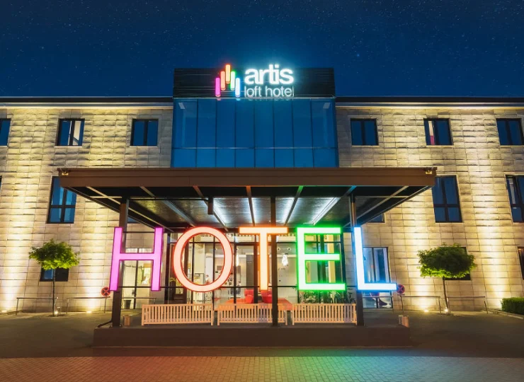 Artis Loft to nowoczesny podwarszawski hotel położony nieopodal lotniska