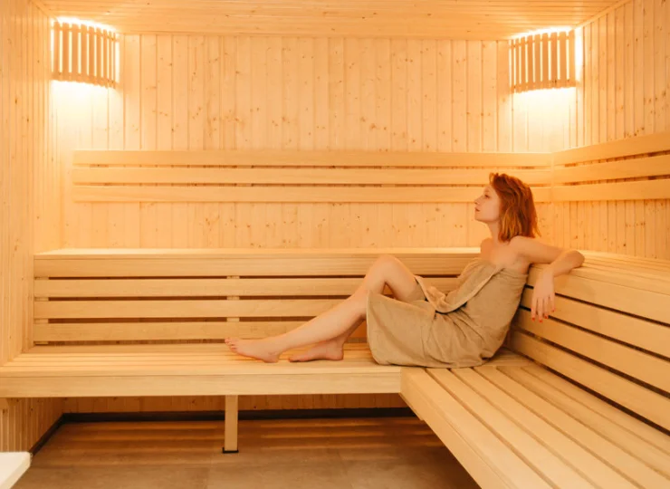 Basen i sauna dostępne są dla wszystkich gości