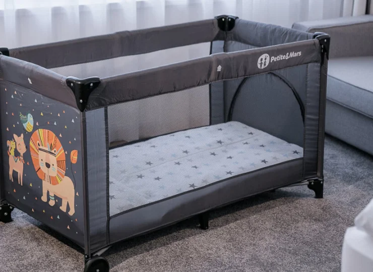 Istnieje możliwość wypożyczenia łóżeczka dziecięcego