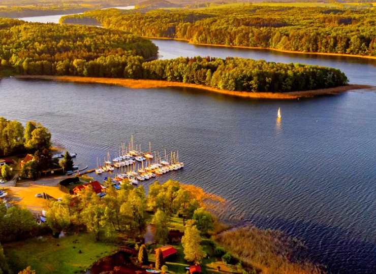 Plaża Resort jest położony nad jeziorem