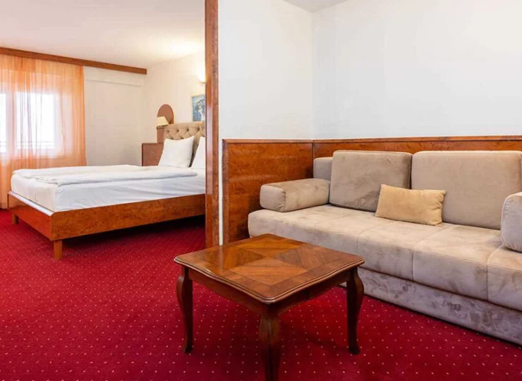 Comfort junior suite składa się z sypialni oraz części dziennej z kanapą