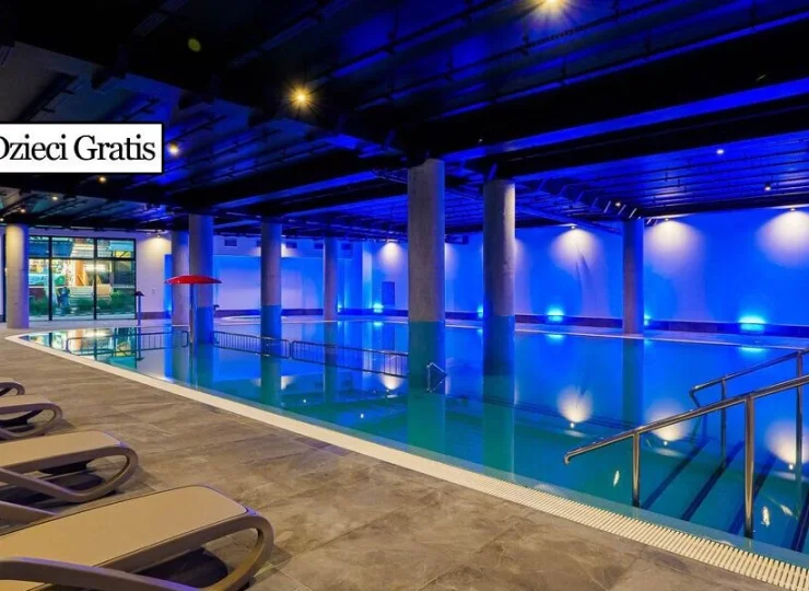 Resort Król Plaza dysponuje nowoczesną strefą basenową