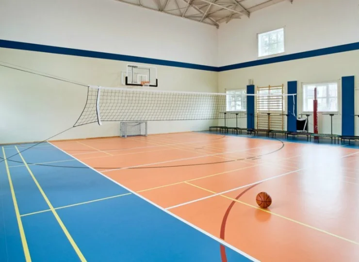 Sala gimnastyczna pozwala na profesjonalne uprawianie sportów
