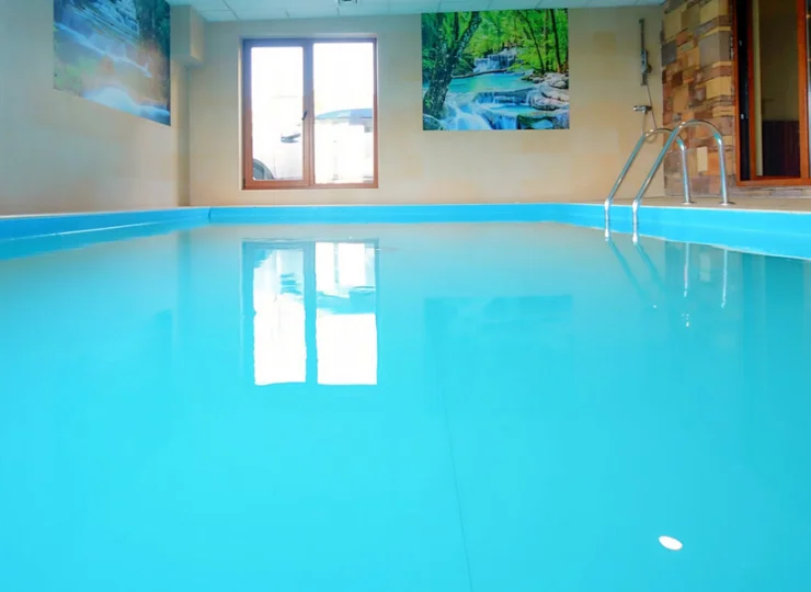 Pensjonat Amberia posiada zewnętrzny oraz wewnętrzny basen