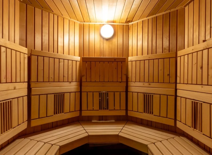 Goście mogą skorzystać z  sauny fińskiej, infrared i łaźni parowej