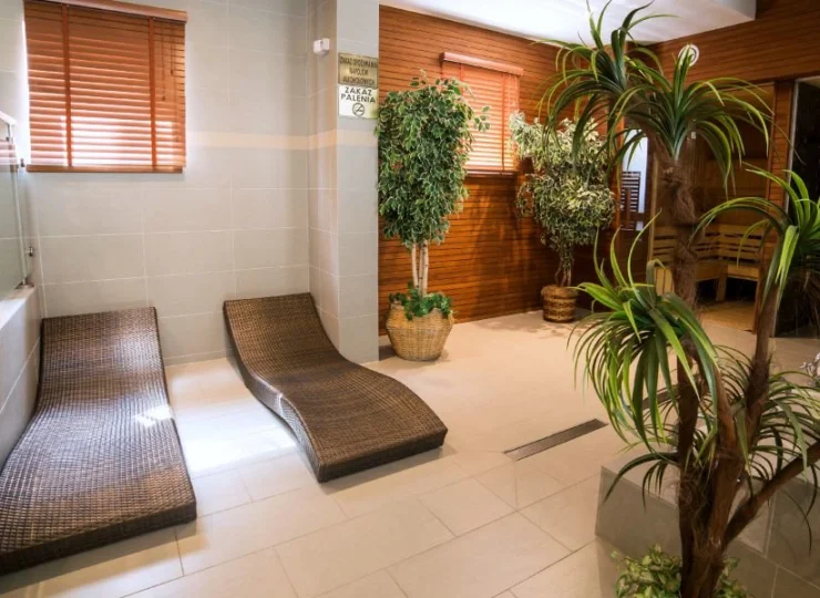 Wygodne leżanki zapewnią odpoczynek po wizycie w saunie lub łaźni