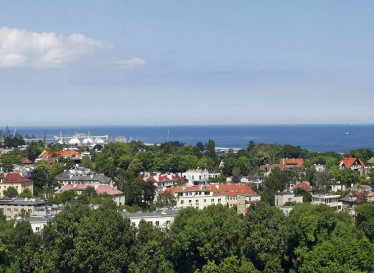 Wzgórze św. Maksymiliana oferuje widoki na Zatokę Gdańską