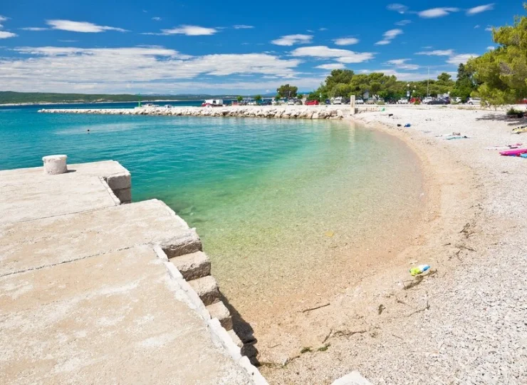 W pobliżu hotelu znajduje się sporo plaż – poszukaj swojej ulubionej