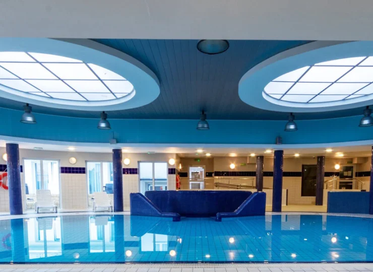 To hotel z krytym basenem nad Morzem Bałtyckim, zapewnia relaks i spokój