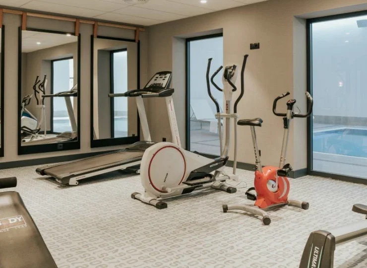 Dla aktywnych fizycznie gości hotel przygotował salę fitness