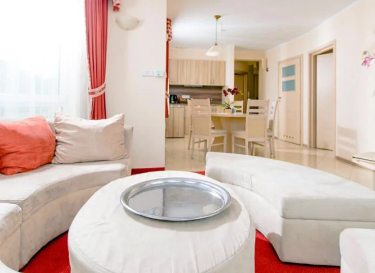 W apartamentach 4-os. jest dodatkowa część wypoczynkowa