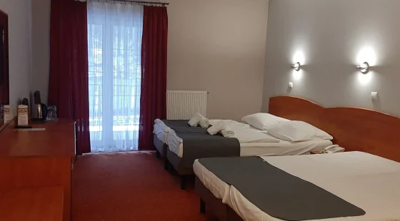Pokój 2+2 w hotelu Carina***