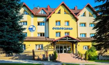 Hotel*** NAT Wisła jest położony bezpośrednio przy stoku narciarskim w Wiśle