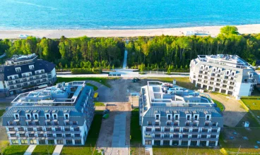 Resort mieści się pomiędzy Bałtykiem i plażą, a nowoczesną promenadą