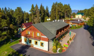 Hotel Polovnik jest częścią Resortu Bystrina, obok mieści się strefa wellness