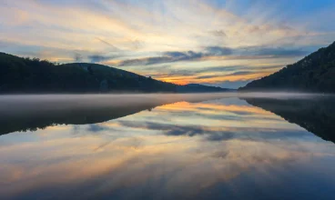 Bieszczady zimą? Jezioro Myczkowieckie zachwyca w każdej porze roku