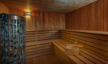  Mieści się tutaj jacuzzi oraz sauna