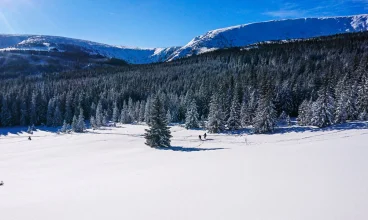 Resort Złoty Horyzont mieści się w północnej części Szklarskiej Poręby