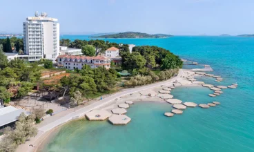 Hotel Punta**** mieści się 150 m od adriatyckiej plaży
