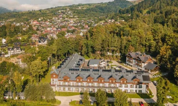 Szczawnica Park Resort jest zjawiskowo położony w Pieninach nad Grajcarkiem