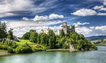 Resort znajduje się tylko 1 km od okazałych ruin Zamku w Czorsztynie