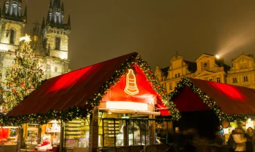 Jedną z zimowych atrakcji Pragi są bożonarodzeniowe jarmarki