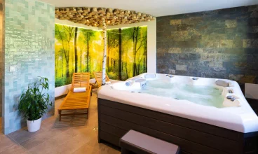 Apartamentowiec oferuje kameralną strefę wellness z sauną i jacuzzi