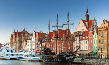 Hotel Hanza****  mieści się tuż nad brzegiem Motławy