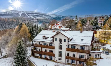 Hotel Karpacki&SPA jest położony w sercu Karkonoszy