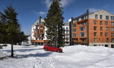 Hotel jest świetnie położony w spokojnej części Szczyrbskiego Plesa