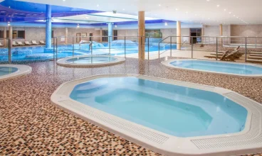 W Aquaparku urządzono m.in. aż 8 jacuzzi zachęcających do kąpieli w bąbelkach