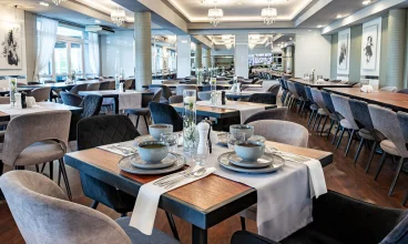 W hotelu znajduje się elegancka restauracja przy obwodnicy Krakowa