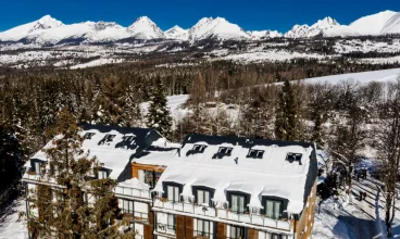 Hotel mieści się w Tatrach Wysokich, w przepięknej górskiej okolicy