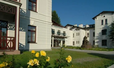 Hotel jest położony w Ciechocinku, w części uzdrowiskowej A